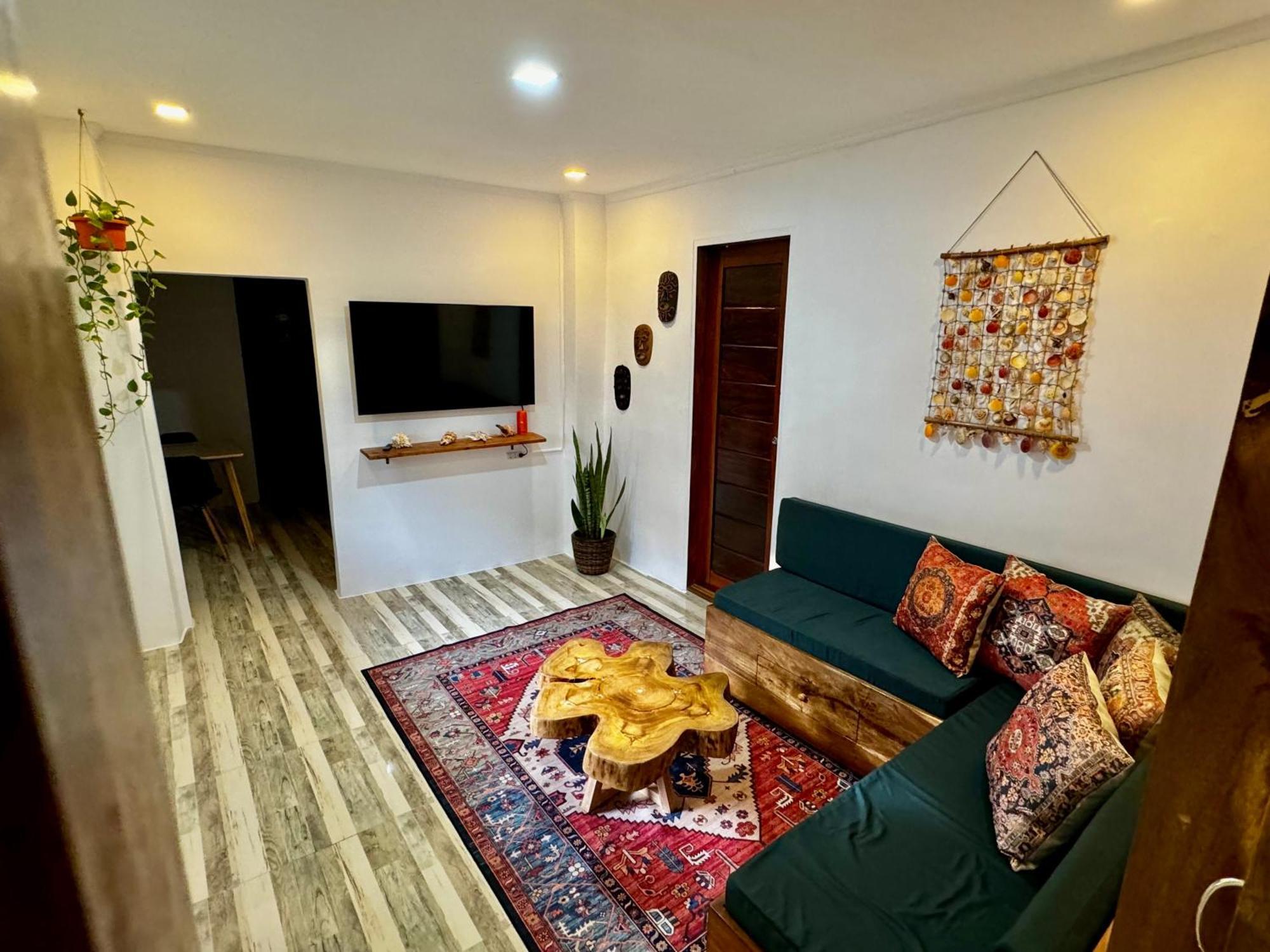 Araw Homestay - Boutique Comfort Хенерал Луна Екстериор снимка